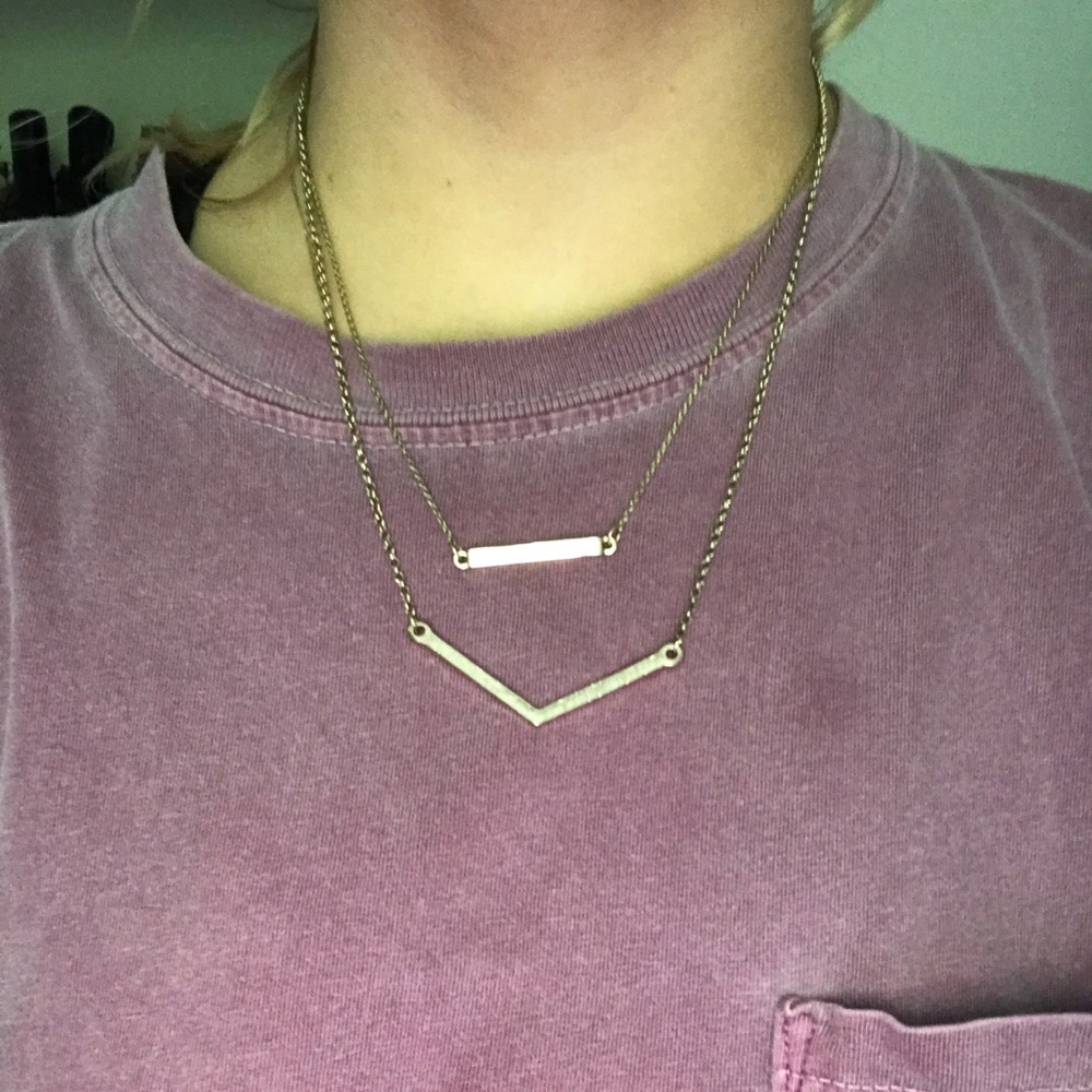 Short layered necklace - Picture 3 of 3